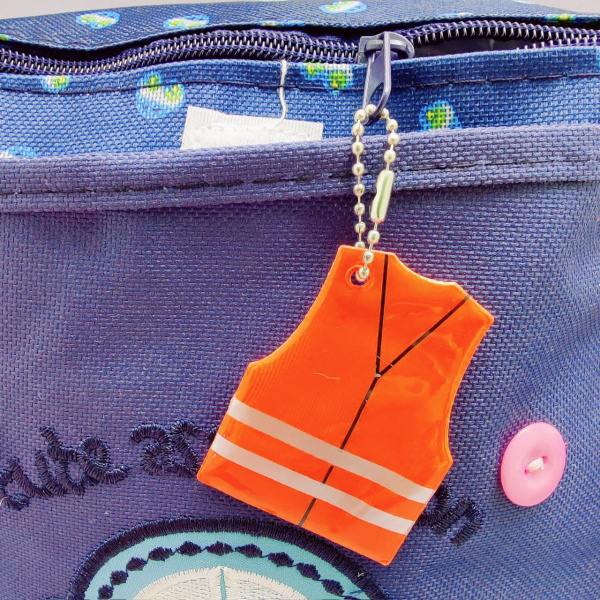 Брелок - светоотражатель "Жилет" на цепочке / двухсторонний фликер - 1 шт., цвет MIX